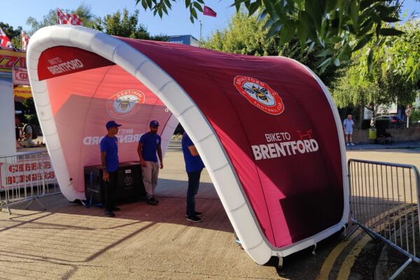 Tente personnalisée du club de Brentford