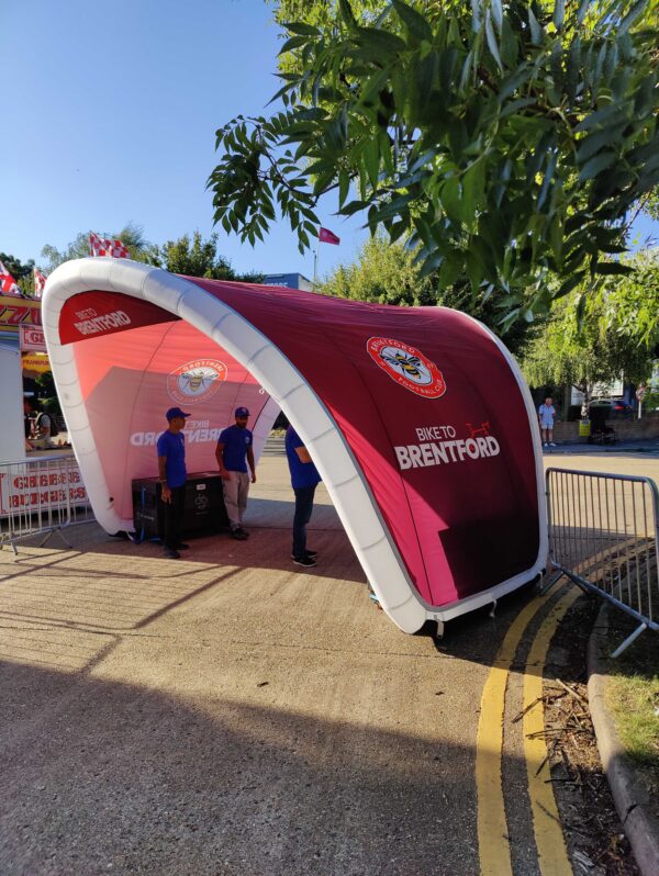 Tente personnalisée du club de Brentford